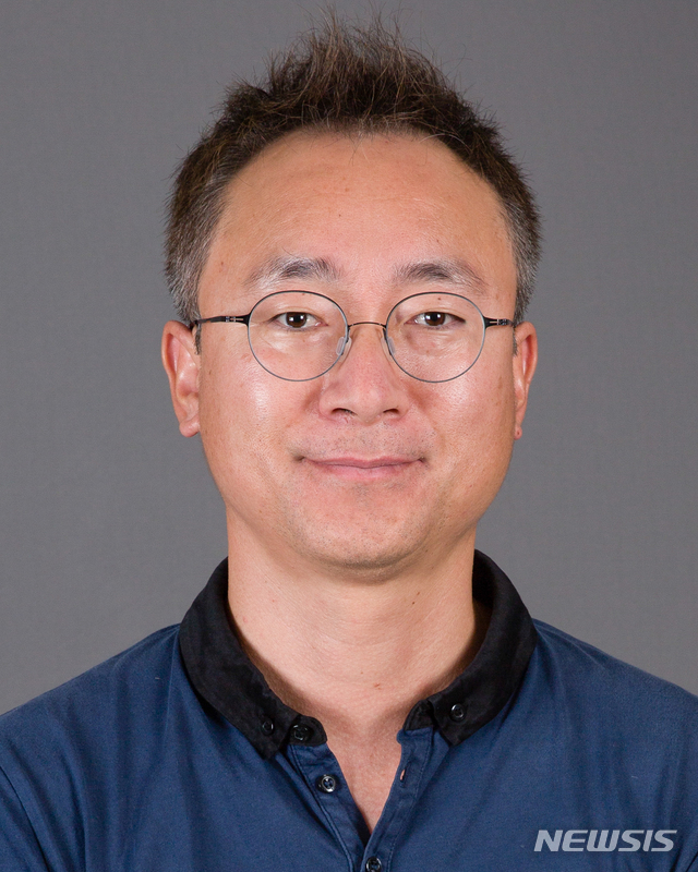 [창원=뉴시스] 창원대학교 졸업생 출신 문학일 교수.(사진=창원대 제공) 2020.06.23. photo@newsis.com