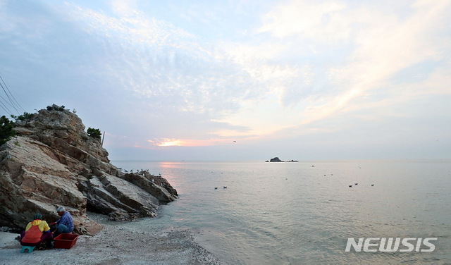[속보]국방부 "연평도 인근서 어업지도원 1명 실종" 
