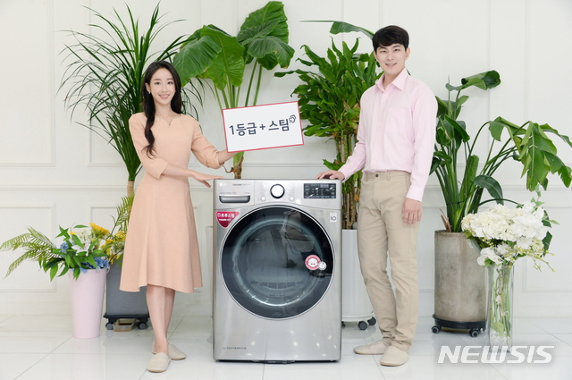 "스팀기능에 에너지효율 1등급"…LG '트롬 건조기 스팀 씽큐' 출시