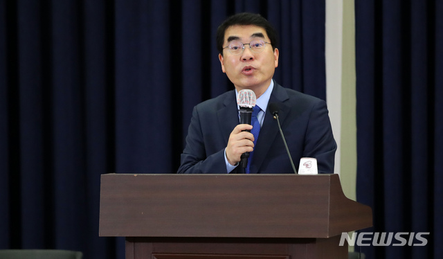 [서울=뉴시스]김선웅 기자 = 양기대 더불어민주당 국회의원이 29일 서울 여의도 국회에서 열린 코로나 블루 극복을 위한 대응전략 세미나에서 발언하고 있다. 2020.06.29. mangusta@newsis.com