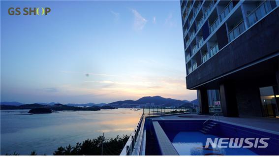 [서울=뉴시스] 라마다 프라자 여수 호텔. (사진=GS샵 제공)