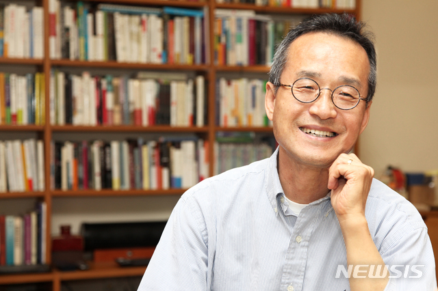 [서울=뉴시스] 최재천 이화여대 석좌교수.(사진=문화재청 제공) 2020.7.3 photo@newsis.com