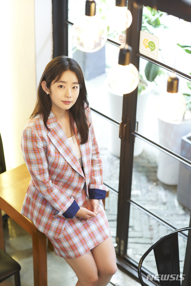 [서울=뉴시스] 영화 '팡파레'에 출연한 배우 임화영. (사진=인디스토리 제공)