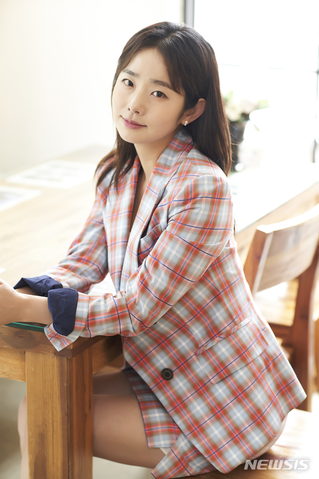 [서울=뉴시스] 영화 '팡파레'에 출연한 배우 임화영. (사진=인디스토리 제공)