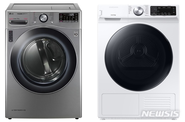 [서울=뉴시스]사진은 LG '트롬 건조기 스팀 씽큐'(왼쪽)와 삼성 '그랑데 AI 건조기' 9㎏ 제품 