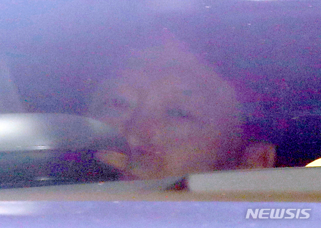 [서울=뉴시스] 전진환 기자 = 윤석열 검찰총장이 3일 오전 서울 서초구 대검찰청으로 출근하고 있다. 2020.07.03.&nbsp;&nbsp; amin2@newsis.com