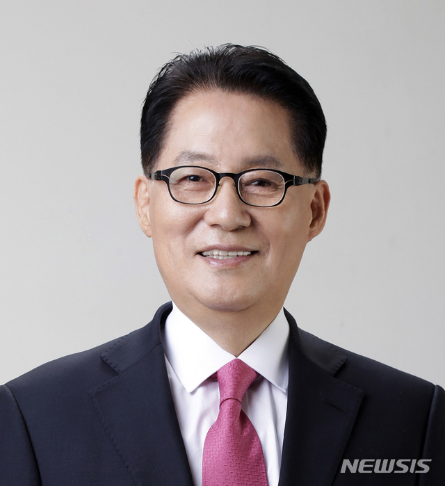 [서울=뉴시스]문재인 대통령은 3일 오후 국정원장에 박지원 전 의원을 내정했다고 밝혔다.(사진=청와대 제공) 2020.07.03.photo@newsis.com