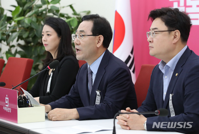 [서울=뉴시스] 김진아 기자 = 주호영 미래통합당 원내대표가 5일 서울 여의도 국회에서 기자간담회를 하고 있다. 2020.07.05.&nbsp; bluesoda@newsis.com
