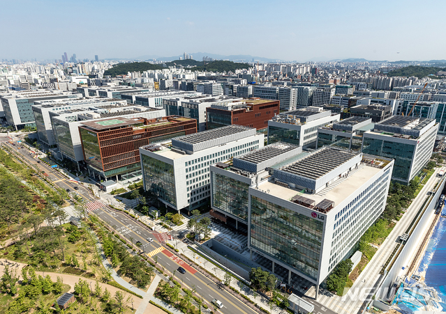 [서울=뉴시스] 서울 강서구 마곡지구에 입주한 LG사이언스파크 전경. (사진=서울 강서구 제공) 2020.07.06. photo@newsis.com 