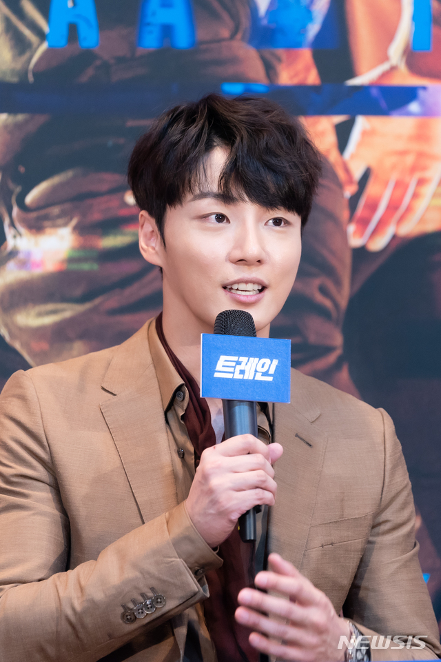 [서울=뉴시스] 배우 윤시윤이 6일 OCN 드라마 '트레인' 제작발표회에 참석했다. (사진 = OCN 제공) 2020.07.06. photo@newsis.com