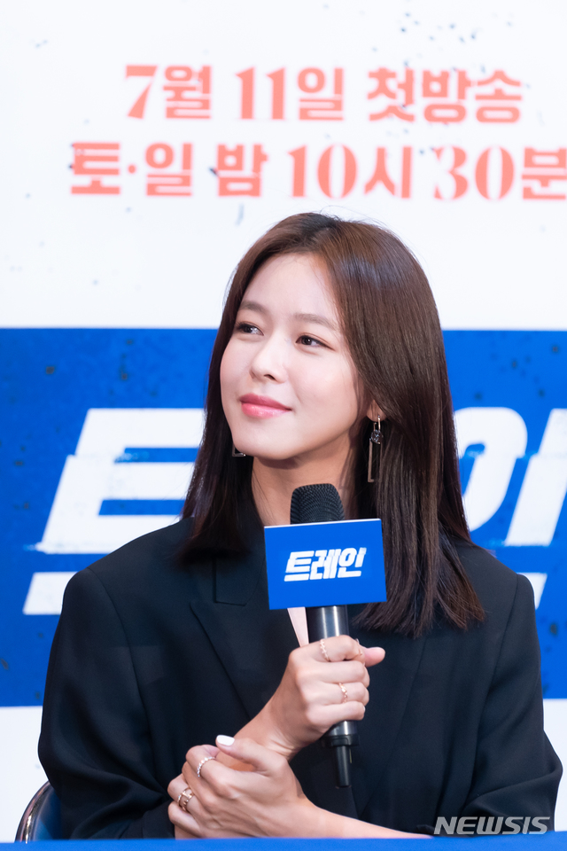 [서울=뉴시스] 배우 경수진이 6일 OCN 드라마 '트레인' 제작발표회에 참석했다. (사진 = OCN 제공) 2020.07.06. photo@newsis.com