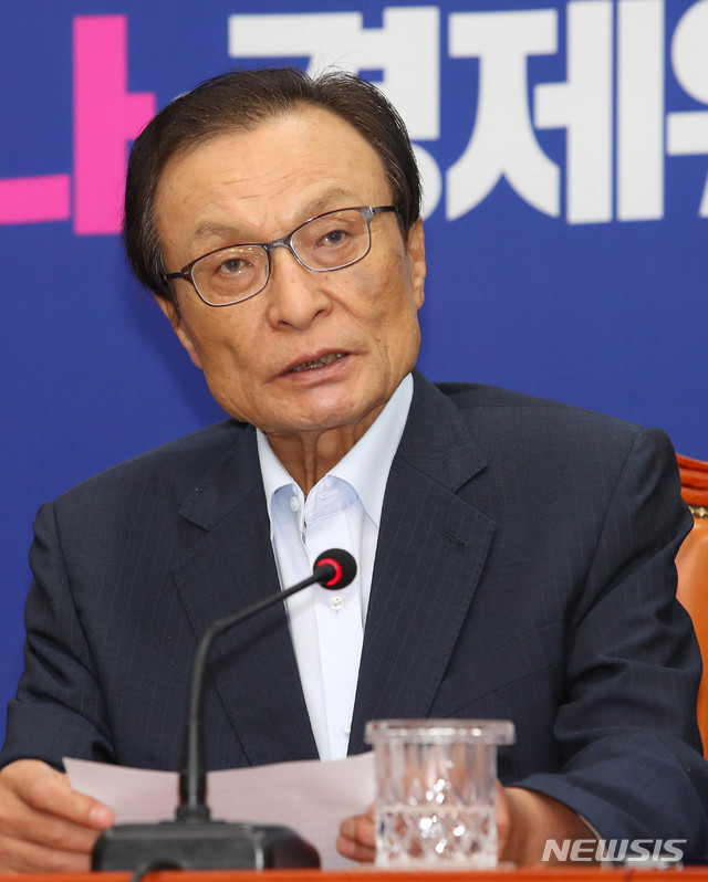 [서울=뉴시스] 장세영 기자 = 이해찬 더불어민주당 대표가 6일 서울 여의도 국회에서 열린 더불어민주당 최고위원회의에 참석해 현안관련 발언을 하고 있다. 2020.07.06.&nbsp; photothink@newsis.com