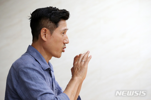 [서울=뉴시스] 박진희 기자 = 신간 '다시 태어나도 경찰' 저자 이대우 춘천경찰서 형사과장이 지난 6일 오전 서울 중구 뉴시스 본사에서 인터뷰를 하고 있다. 2020.07.10.&nbsp;&nbsp; pak7130@newsis.com