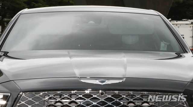 [서울=뉴시스]추상철 기자 =윤석열 검찰총장이 탄 차량이 7일 오전 서울 서초구 대검찰청으로 들어서고 있다. 2020.07.07.&nbsp; scchoo@newsis.com