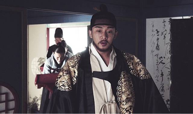 [서울=뉴시스] 영화 '사도' 속 배우 유아인 (사진 = 네이버 영화) 2020.07.08. photo@newsis.com