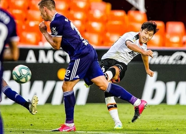 [서울=뉴시스] 스페인 프로축구 프리메라리가 발렌시아에서 뛰는 이강인. (캡처=발렌시아 소셜미디어)