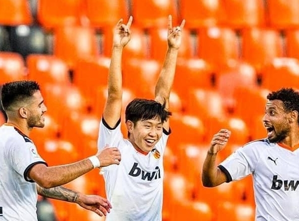[서울=뉴시스] 스페인 프로축구 프리메라리가 발렌시아에서 뛰는 이강인. (캡처=발렌시아 소셜미디어) 