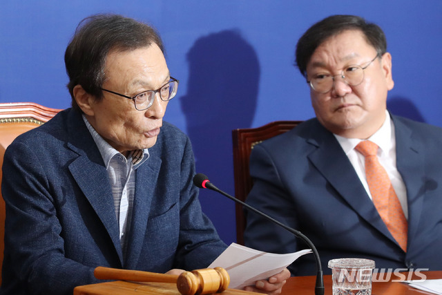 [서울=뉴시스] 김진아 기자 = 이해찬 더불어민주당 대표가 8일 서울 여의도 국회에서 열린 최고위원회의에서 발언을 하고 있다. 2020.07.08. bluesoda@newsis.com