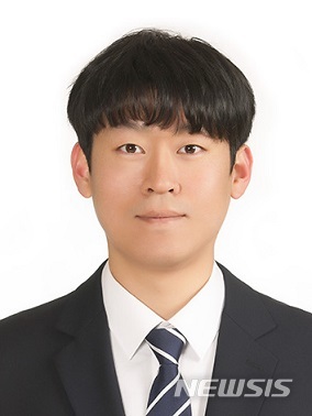 [기자수첩]25살 靑 비서관 박성민, 공정 문제 해결에 직 걸어야