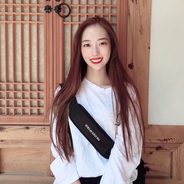 [서울=뉴시스] 그룹 아이랜드 출신 신민아. (사진 = 신민아 인스타그램) 2020.07.16. photo@newsis.com 