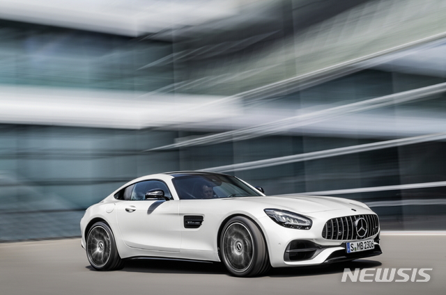 [서울=뉴시스]더 뉴 메르세데스 AMG GT.(사진=메르세데스 벤츠 코리아 제공)