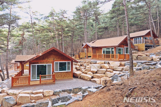 [창원=뉴시스] 경남 창녕 화왕산자연휴양림.(사진=경남도 제공)