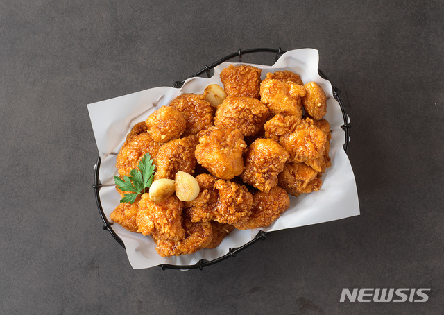 bhc치킨, 골드킹 콤보 인기 속에 '골드킹 순살' 출시