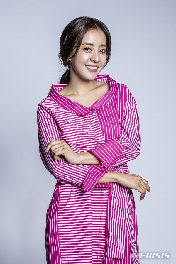 [서울=뉴시스] 배우 박은혜. (사진=우리들컴퍼니 제공)