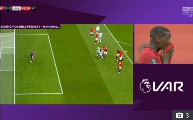 [서울=뉴시스] 맨유 폴 포그바가 황당한 핸드볼 반칙으로 페널티킥을 내줬다. (캡처=영국 더선)