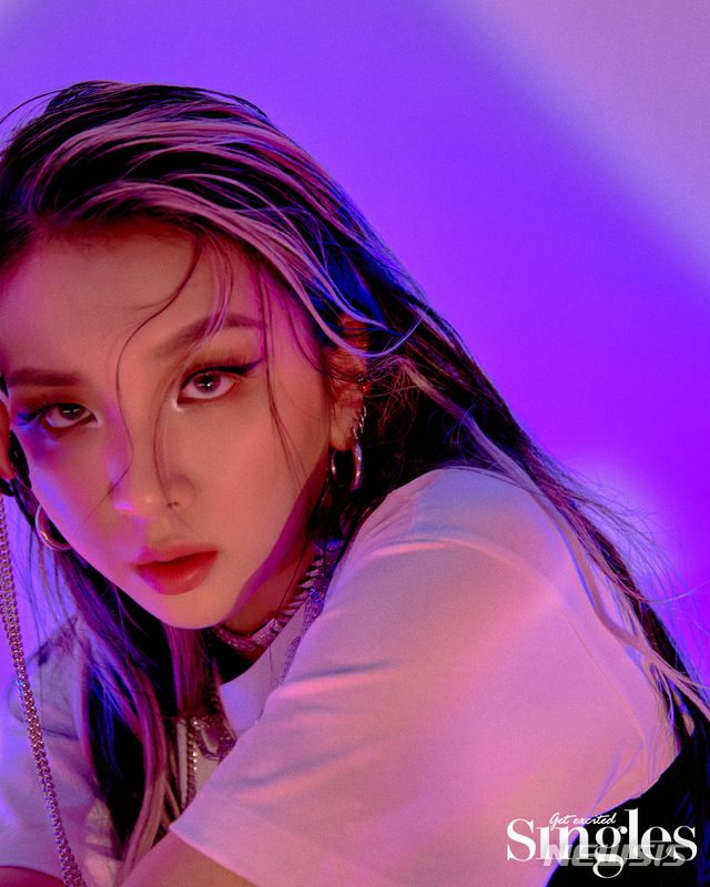 [서울=뉴시스] 그룹 카드(KARD) 전지우. (사진 = 매거진 '싱글즈' 8월호) photo@newsis.com