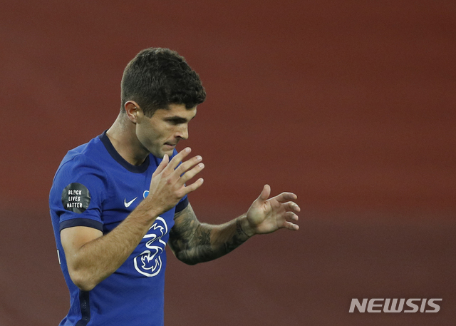 [리버풀=AP/뉴시스] 첼시가 리버풀에 패하며 4위로 내려갔다. 2020.07.22