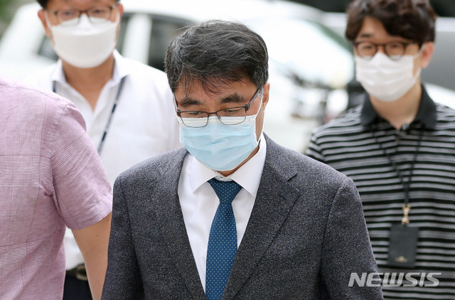 '자녀 부정입학 의혹' 이병천 전 서울대 교수, 1심 징역형