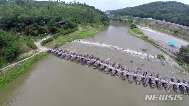 충북도 유형문화재 28호 '진천 농다리'