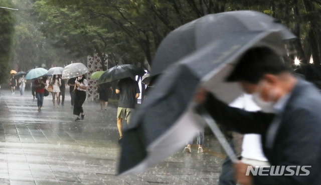 충북 100~300㎜ 비…낮 26~30도