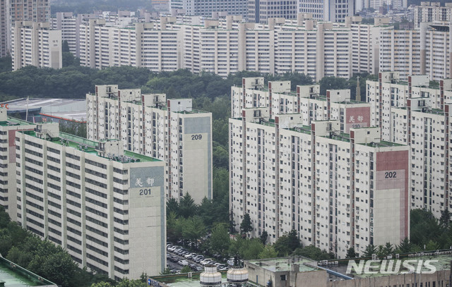 [서울=뉴시스] 서울 강남 일대 아파트 단지의 모습. 사진은 기사와 무관. (사진=뉴시스DB) photo@newsis.com 