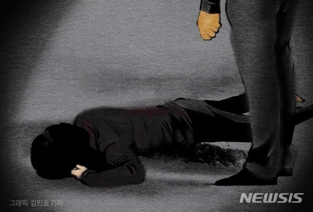 [서울=뉴시스] 어머니 장례식날 아버지를 2시간 동안 폭행해 살해한 50대 아들에게 대법원이 지난 15일 중형을 확정했다.2023.06.29.photo@newsis.com
