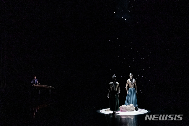 [서울=뉴시스]이영철 '계절; 봄'(사진=손자일, 국립발레단 제공)2020.08.03 photo@newsis.com