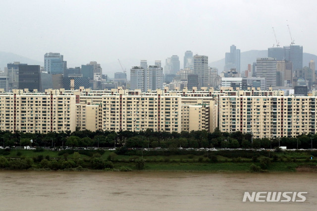 [서울=뉴시스] 서울 강남구 압구정 현대아파트의 모습. (사진=뉴시스 DB). photo@newsis.com