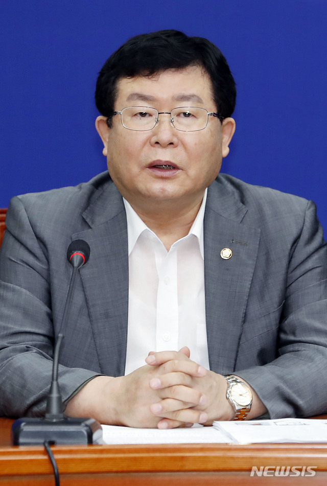 [서울=뉴시스] 최동준 기자 = 설훈 더불어민주당 의원이 5일 서울 여의도 국회에서 열린 최고위원회의에서 발언하고 있다. 2020.08.05.&nbsp; photocdj@newsis.com