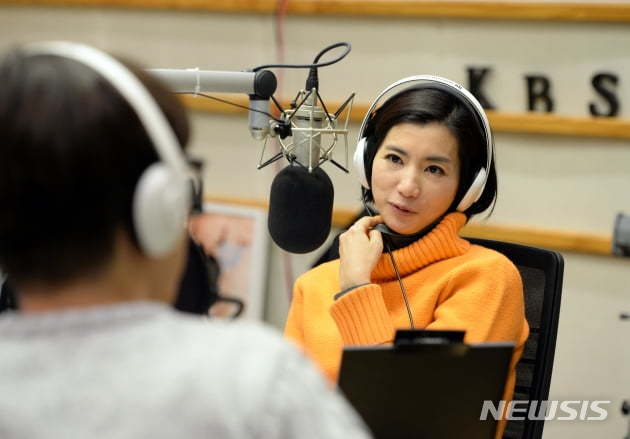 [서울=뉴시스] 황정민 아나운서. (사진=KBS 제공)