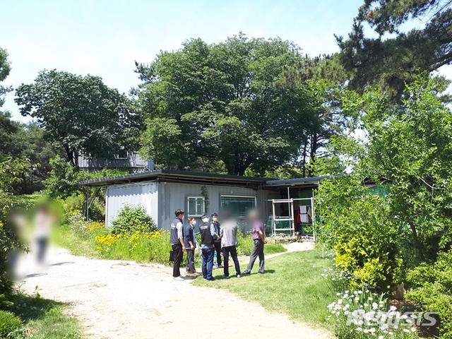 [수원=뉴시스] 경기도 특별사법경찰단 단속 현장. (사진=경기도 제공)