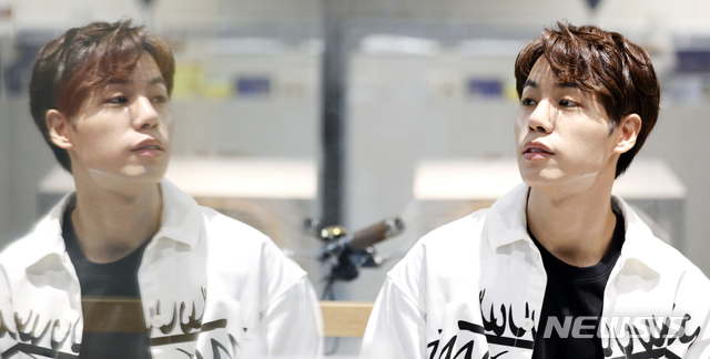 [서울=뉴시스] 최진석 기자 = tvN 뮤지컬 오디션 '더블캐스팅' 우승자 겸 '베르테르' 주연 나현우가 6일 서울 강남구 신사동 한 카페에서 뉴시스와 인터뷰를 하고 있다. . myjs@newsis.com