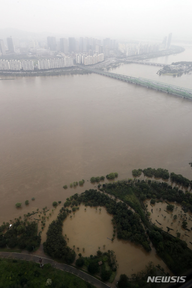 수도권에 강한 비 내린다…호우주의보→경보 격상