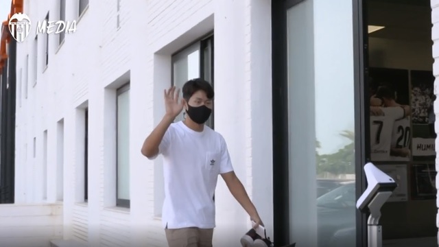 [서울=뉴시스] 이강인(19)이 소속팀 발렌시아 프리시즌에 합류했다. (캡처=발렌시아 홈페이지)