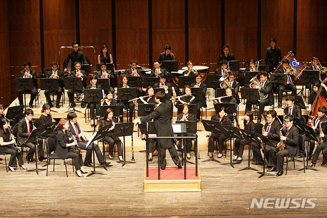 코리아윈드필하모니, 웃는얼굴아트센터 데뷔 'The War'