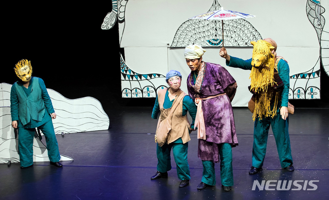 [광주=뉴시스] = 국립아시아문화전당 어린이 연극 '하티와 광대들' (사진=국립아시아문화전당 제공). photo@newsis.com