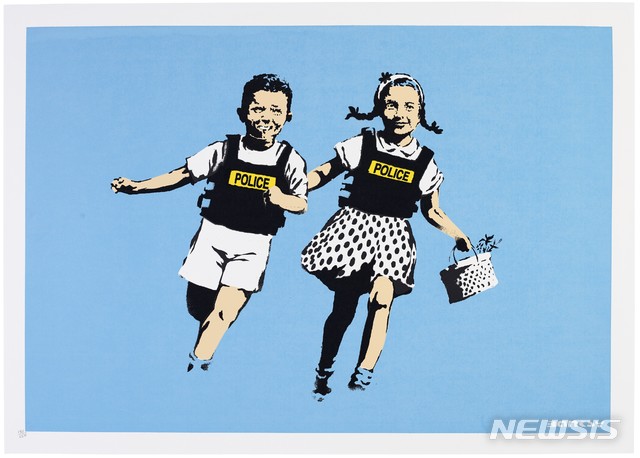 [서울=뉴시스] 뱅크시 BANKSY, Jack and Jill (Police Kids)screenprint in colors, on wove paper,45.1 x 64.8 cm.전체: 50 x 70 cm,2005Unsigned Edition 182/350추정가: US$10,000-15,000(한화 약 1200만~1800 만원)
