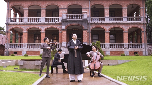 [서울=뉴시스]공연 사진(사진=디지엔콤 제공)2020.08.14 photo@newsis.com