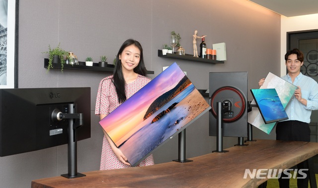 '화면 위치 내 맘대로'…LG전자 '360' 모니터 출시