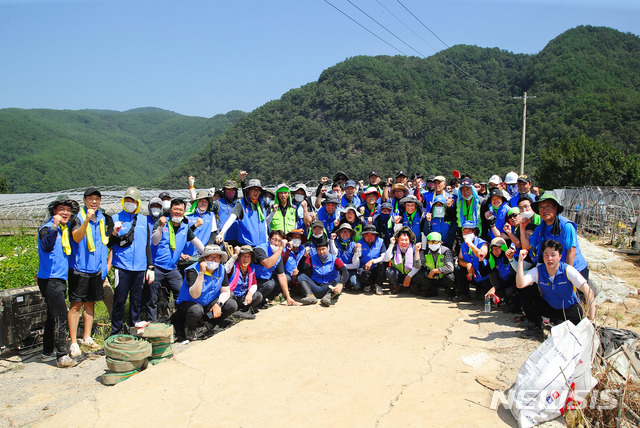 [창원=뉴시스] 현대중공업, 합천군 피해복구 지원. (사진=합천군 제공). 2020.08.19.&nbsp; photo@newsis.com